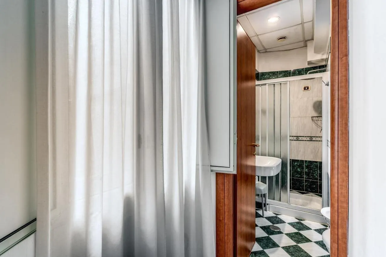 ** Hotel Baltik Guesthouse Rome Italy