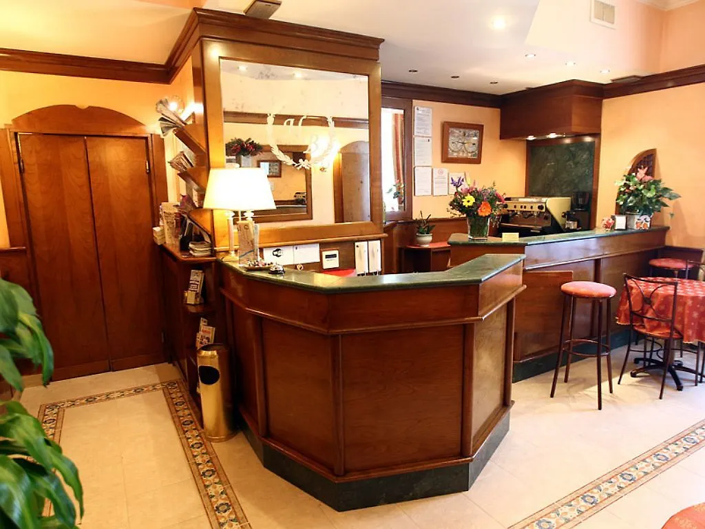 Baltik Guesthouse Rome 2*,