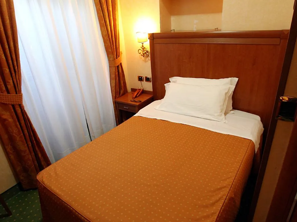 Baltik Guesthouse Rome Hotel