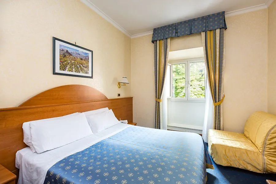 Baltik Guesthouse Rome 2*,