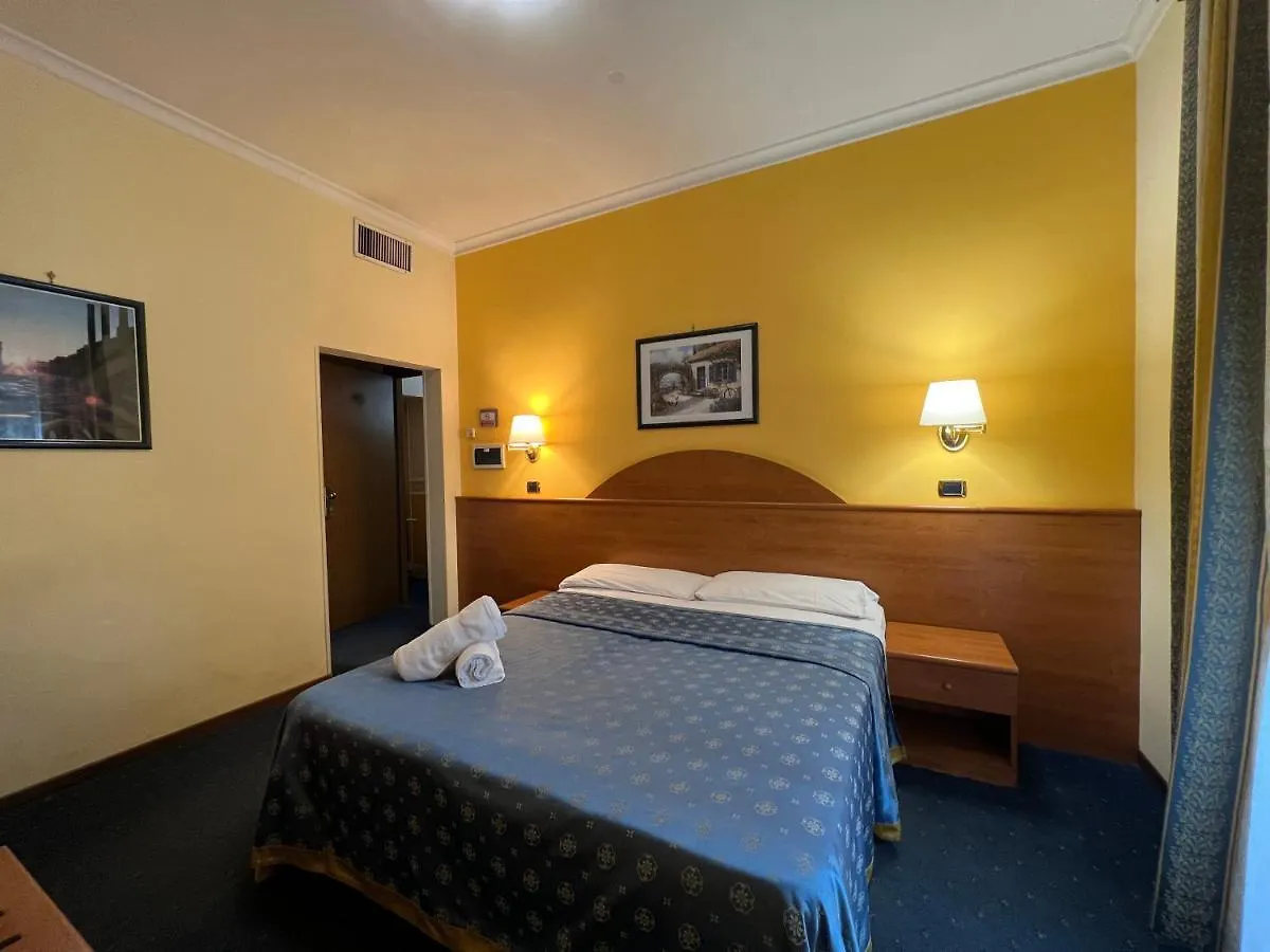 Rooms Hotel Baltico Roma Italia