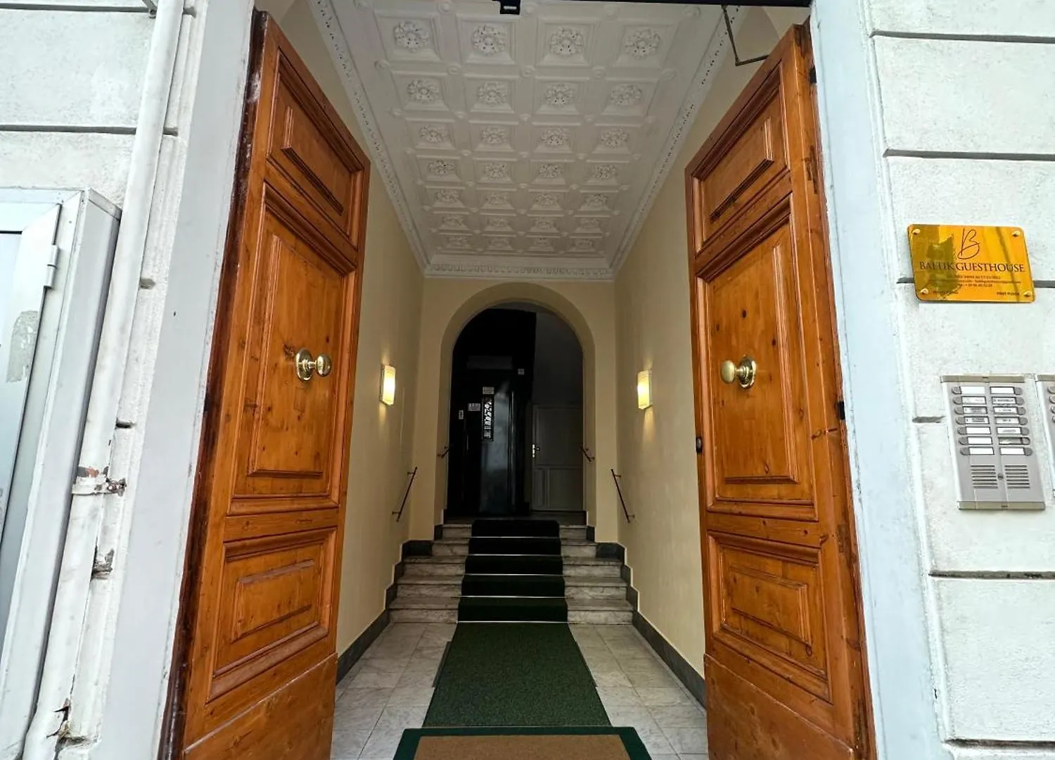 Rooms Hotel Baltico Roma 2*,