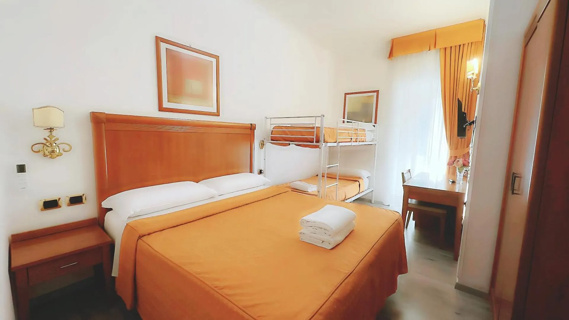 **  Rooms Hotel Baltico Roma Italia