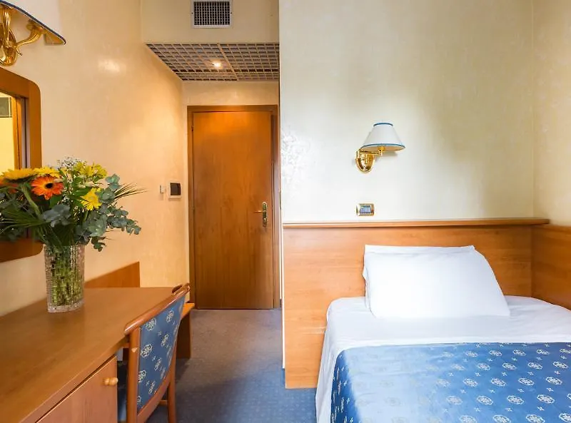 Rooms Hotel Baltico Roma Italia