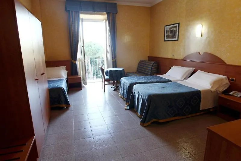 Rooms Hotel Baltico Roma 2*,  Italia